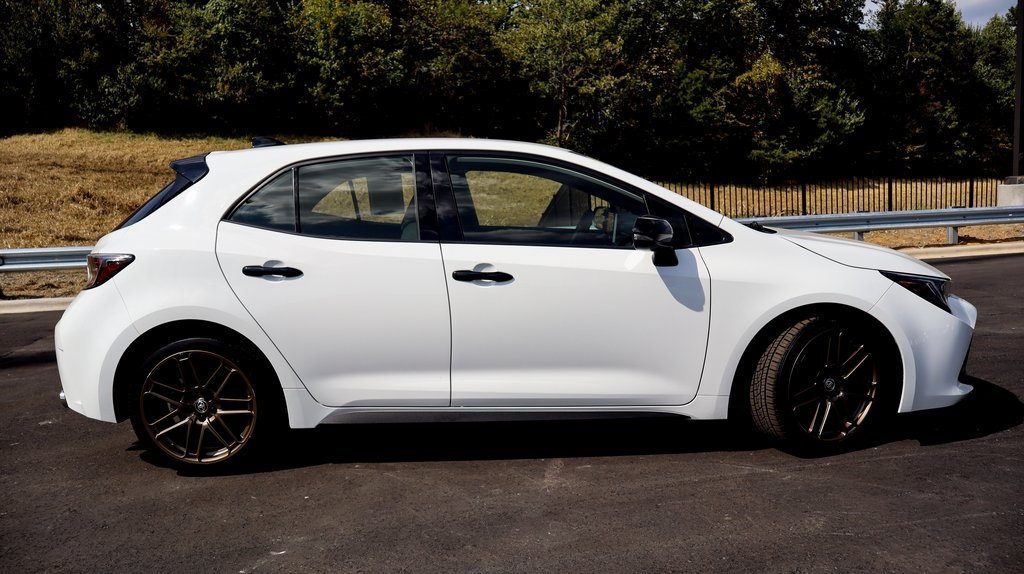 2022 Toyota Corolla SE Nightshade Edition photo 2