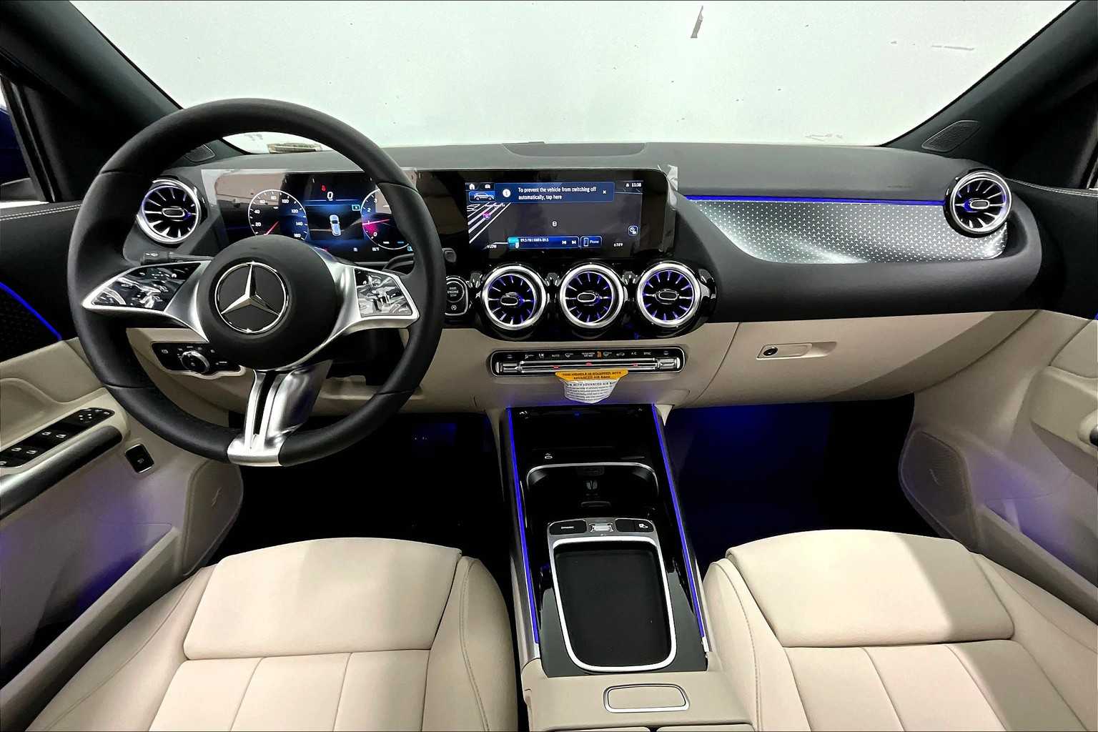2025 Mercedes Benz GLA 250 photo 3