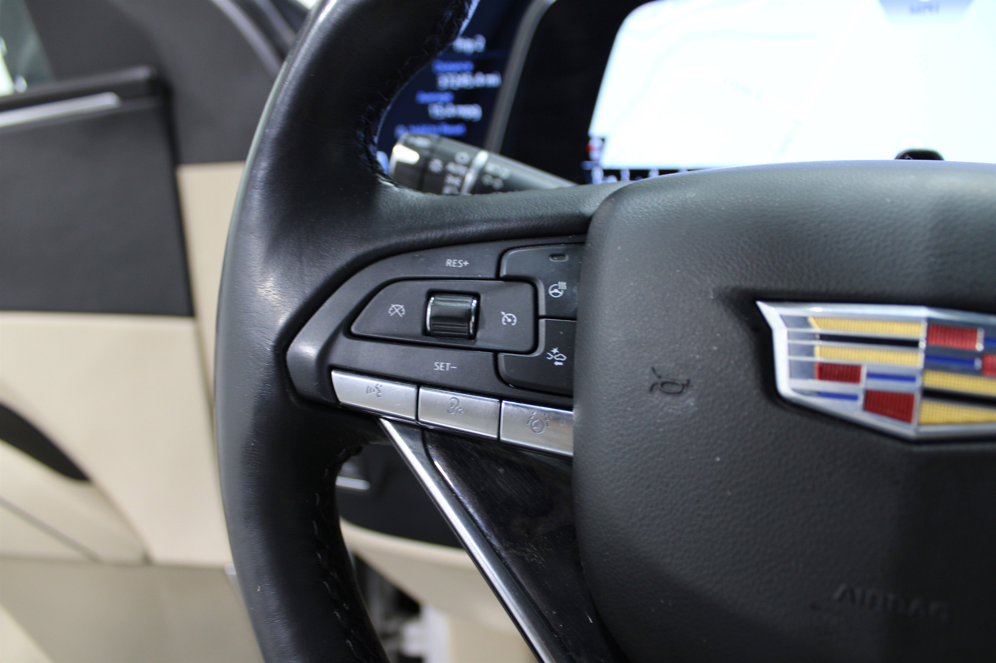 2023 Cadillac Escalade ESV Premium Luxury photo 10