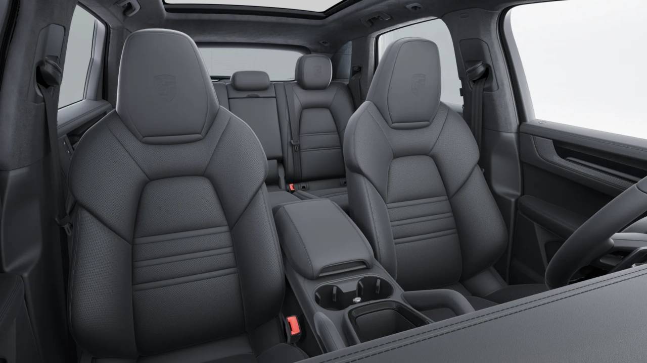 2026 Porsche Cayenne GTS photo 11