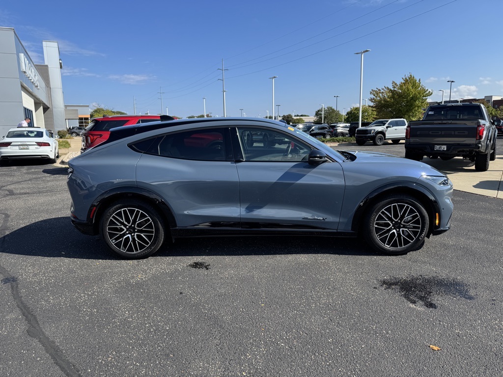 2024 Ford Mustang Mach-E Premium photo 2