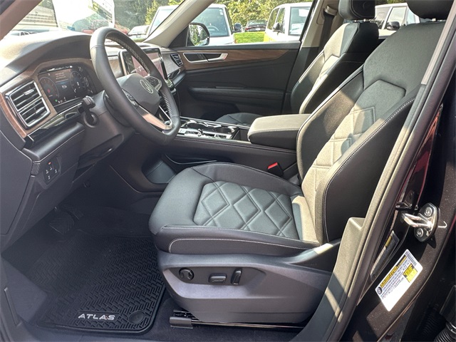 2026 Volkswagen Atlas SE Technology photo 8