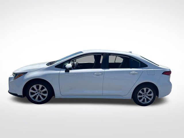 2021 Toyota Corolla LE photo 2