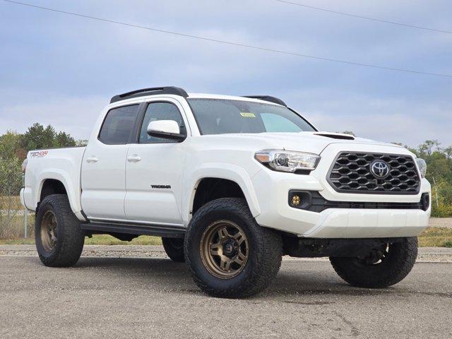 2020 Toyota Tacoma TRD Sport 4x4 photo 2