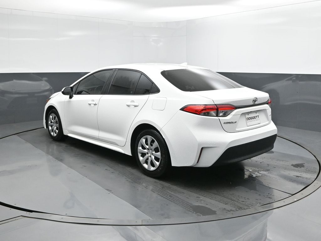 2023 Toyota Corolla LE photo 3