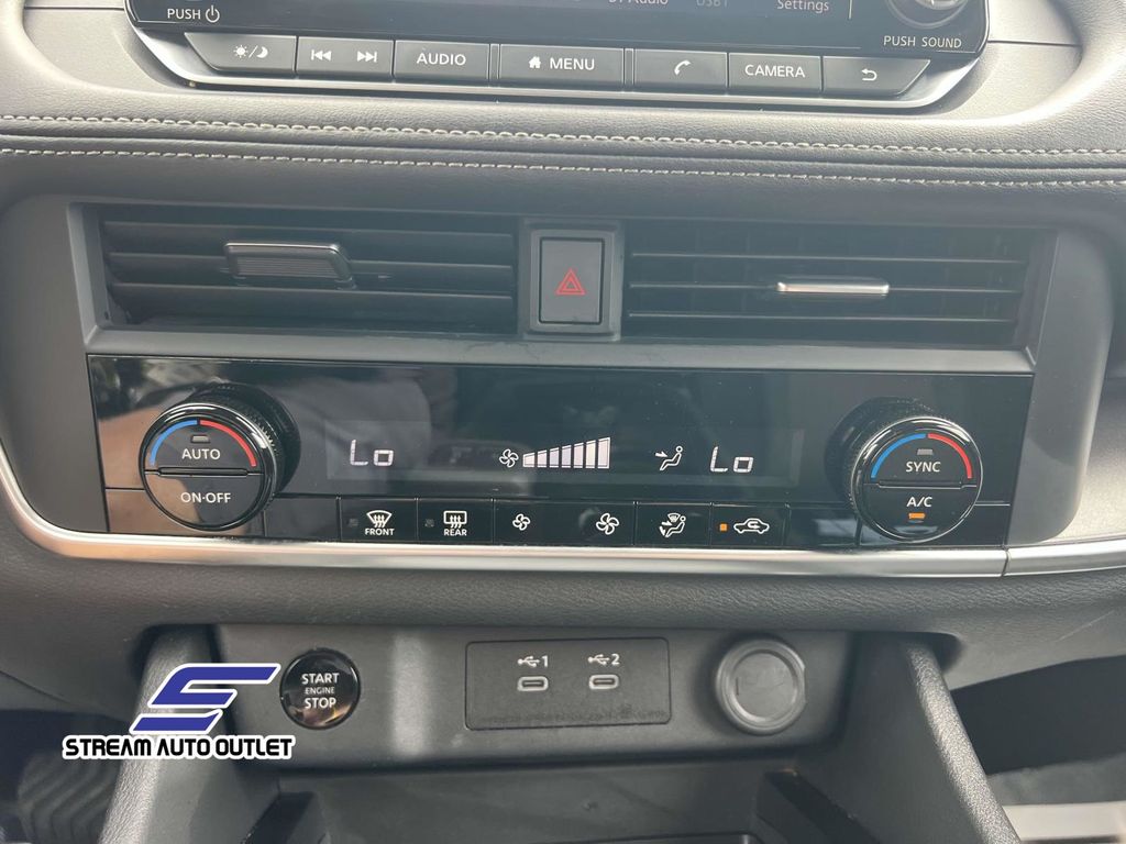 2024 Nissan Rogue SV photo 12