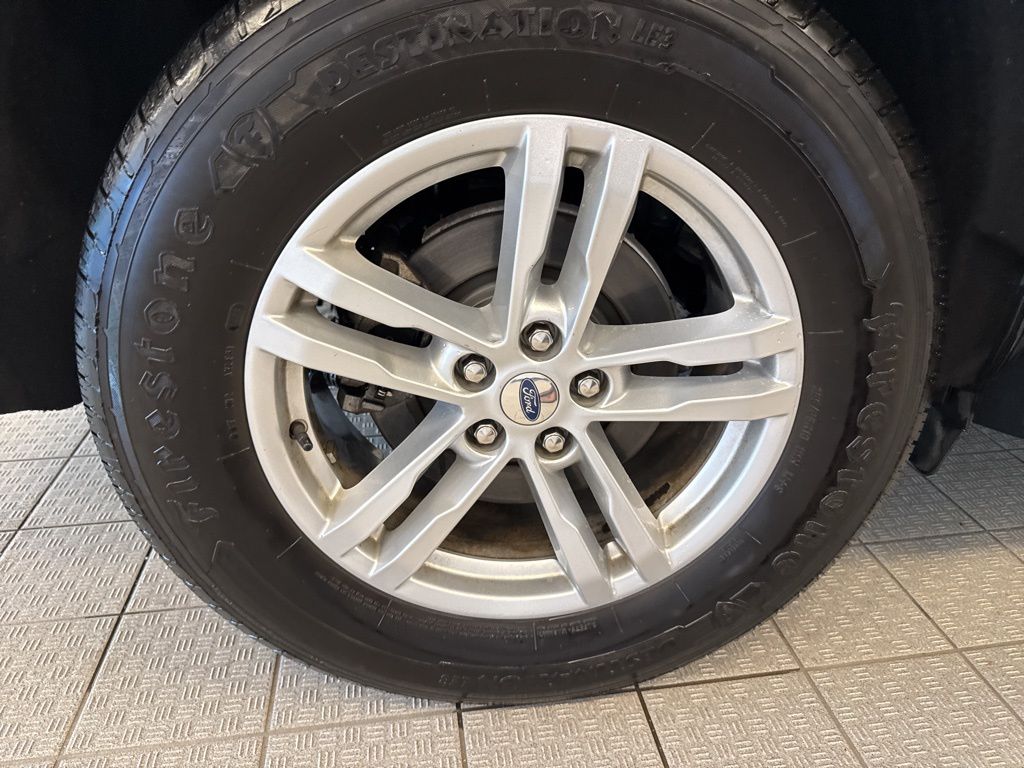 2022 Ford Explorer XLT photo 5