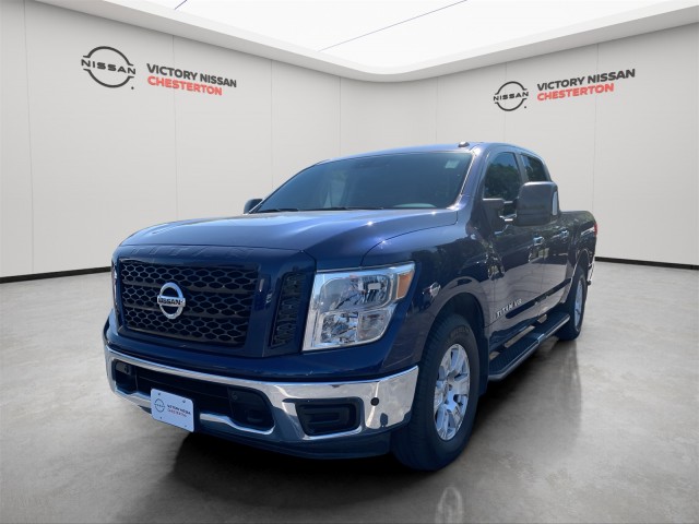 2019 Nissan Titan SV's photo
