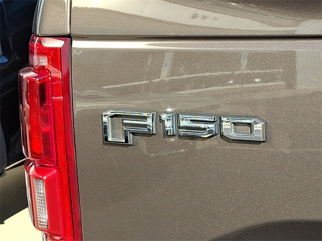 2015 Ford F-150 Lariat photo 30
