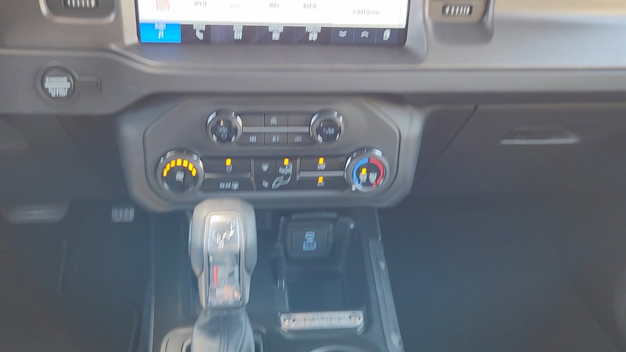 2025 Ford Bronco Base photo 20