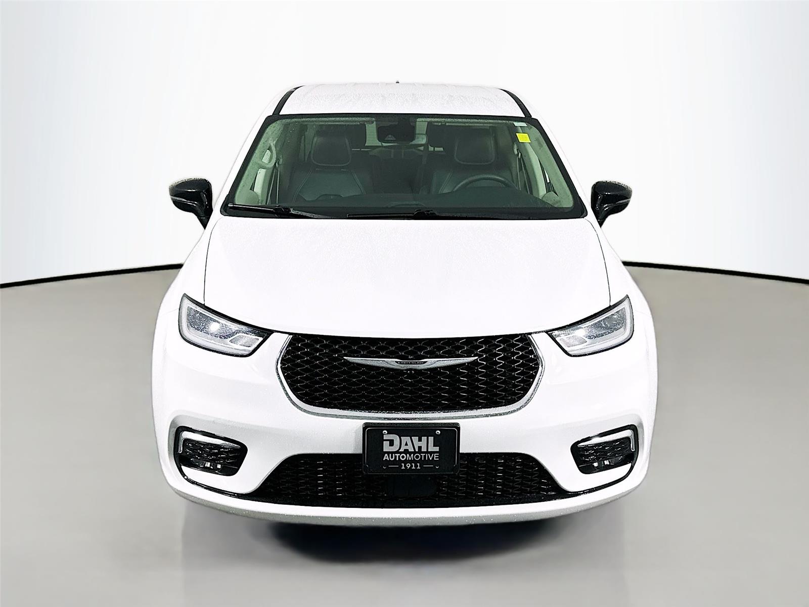 Used 2024 Chrysler Pacifica PHEV Select with VIN 2C4RC1S76RR181235 for sale in Winona, Minnesota