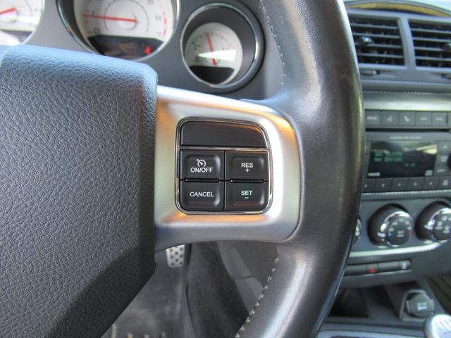 2014 Dodge Challenger R/T photo 17
