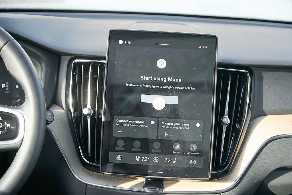 2026 VOLVO XC60 - Image 25