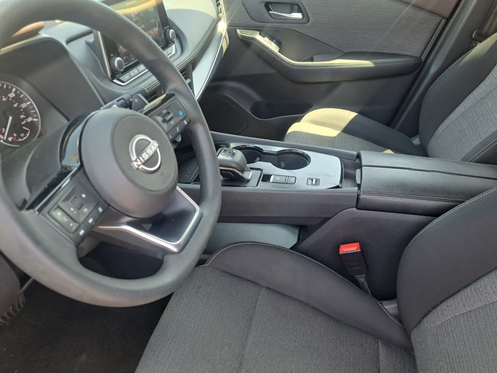 2023 Nissan Rogue SV photo 17