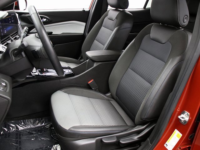 2024 Chevrolet Trax LT photo 9