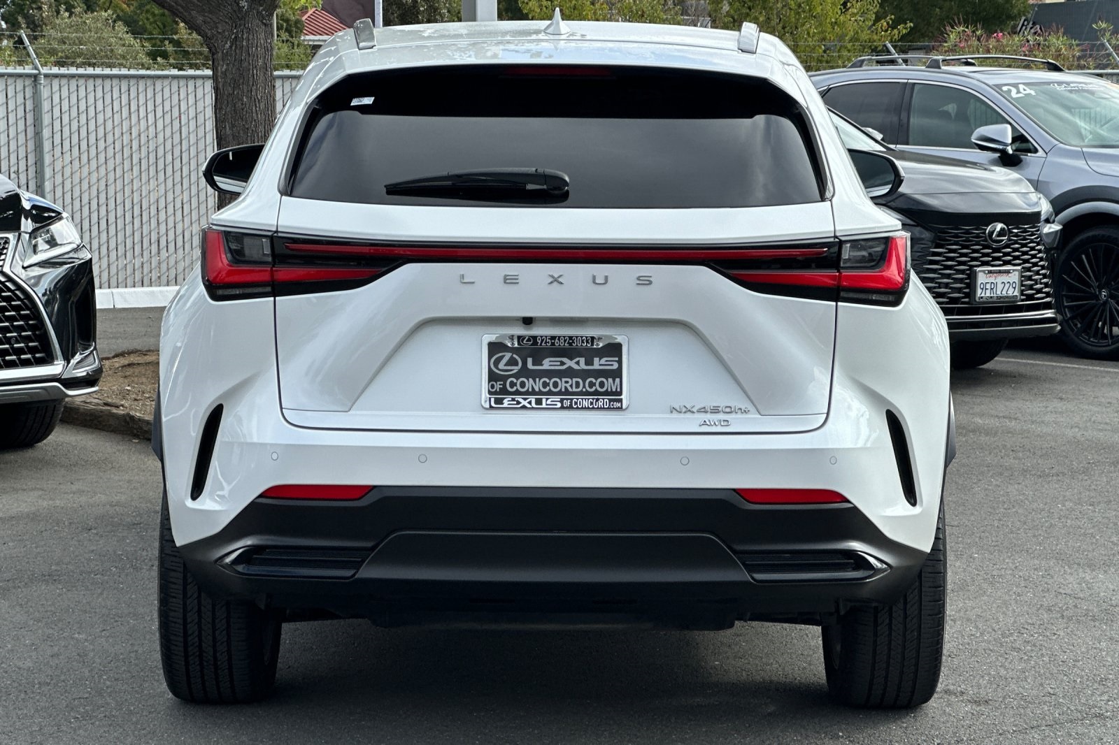 2023 Lexus NX 450h+ Luxury photo 2