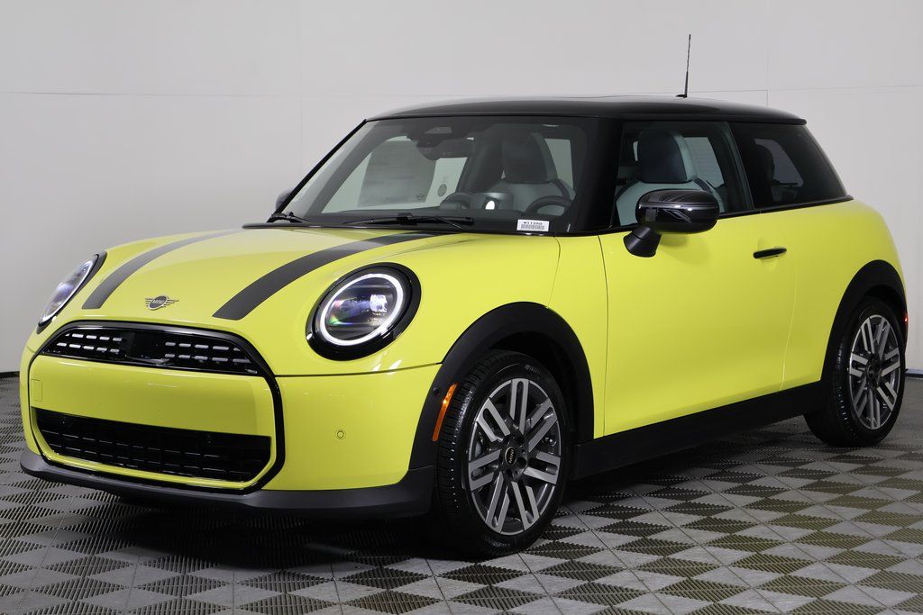 2026 MINI Hardtop 2 Door Oxford Edition's photo