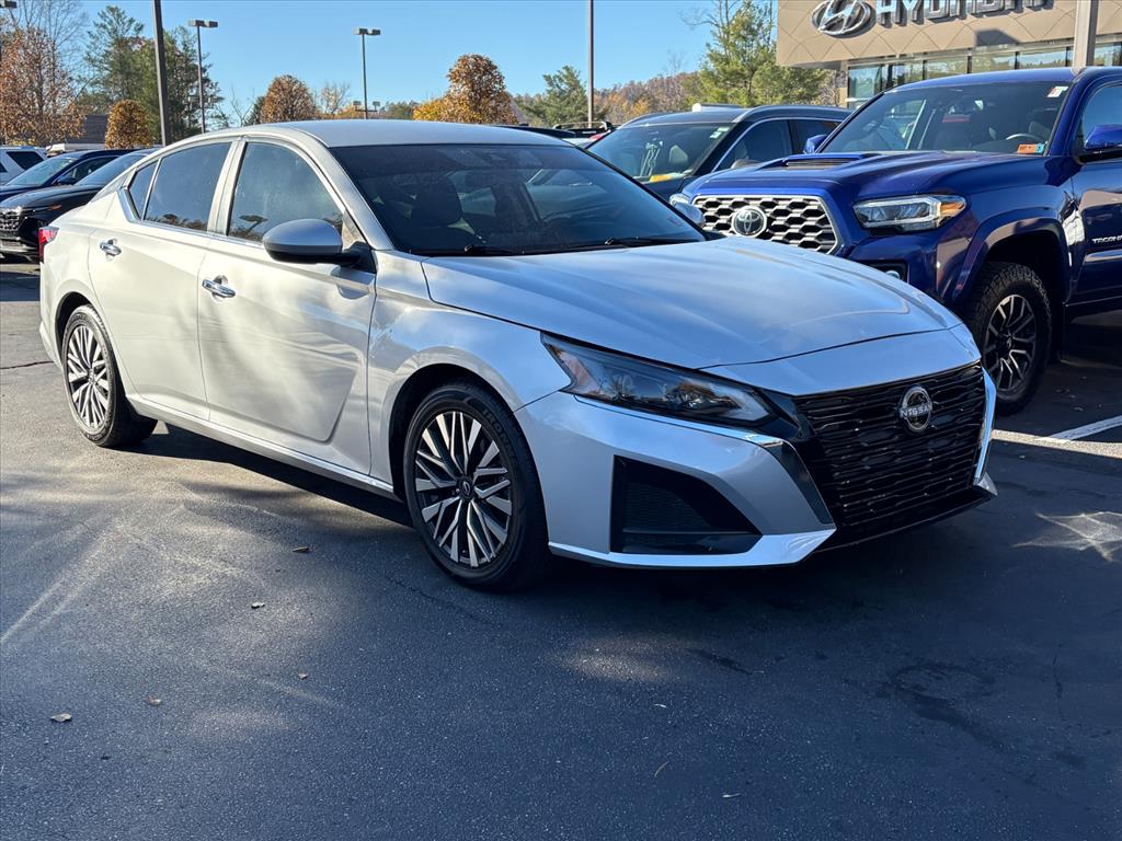 2023 Nissan Altima SV