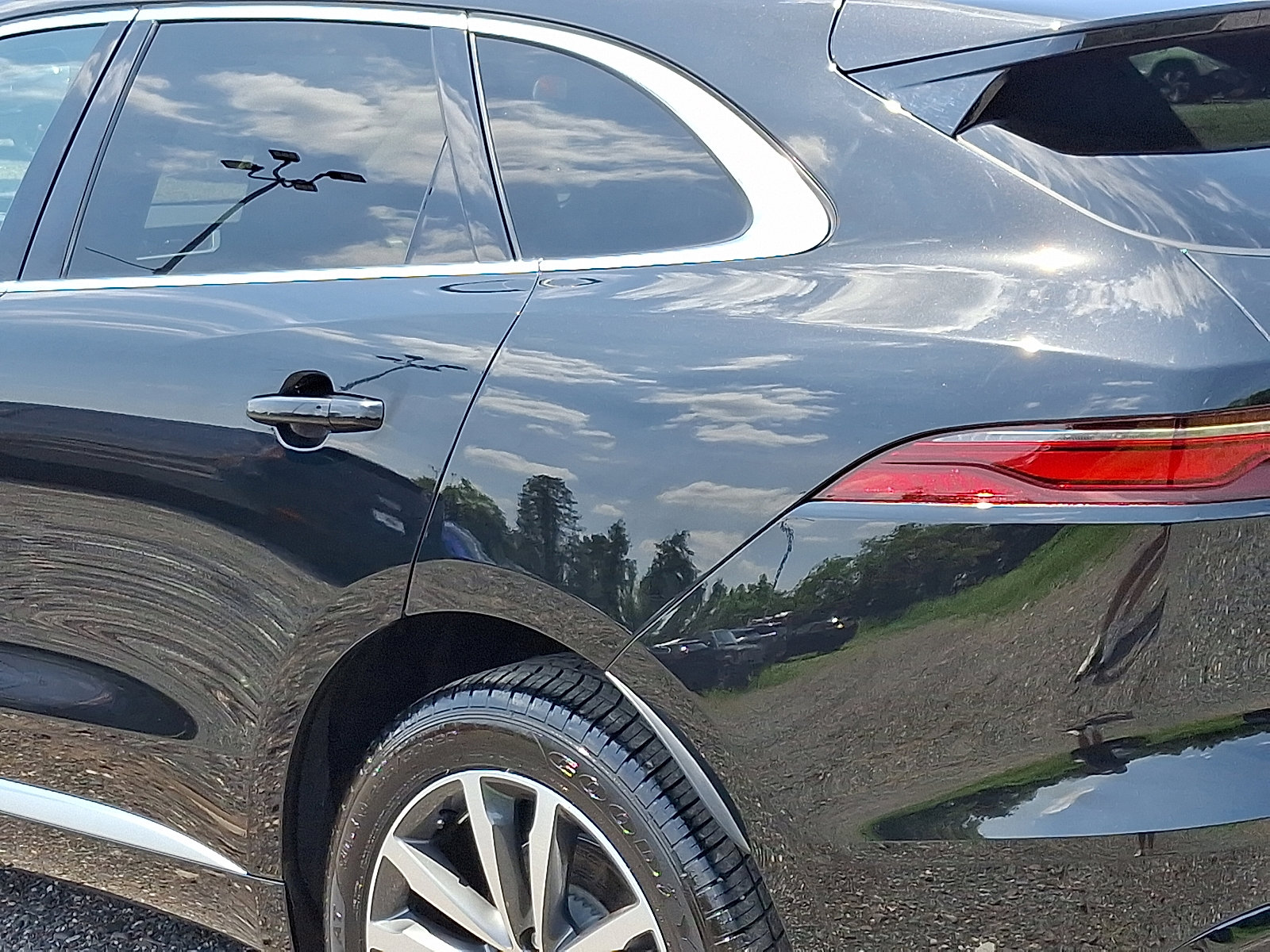 2024 Jaguar F-PACE P250 R-Dynamic S photo 11