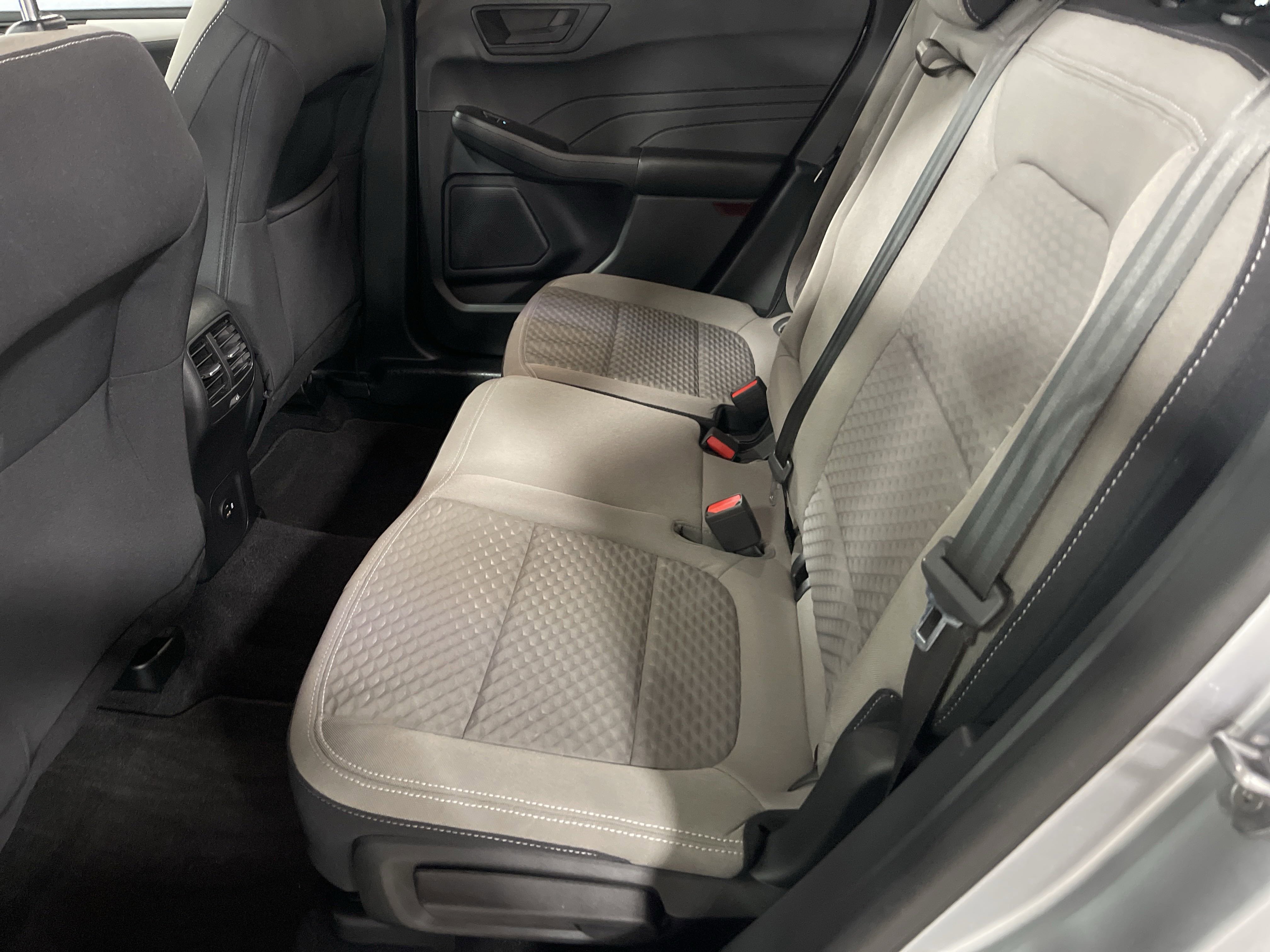 2022 Ford Escape SE photo 3