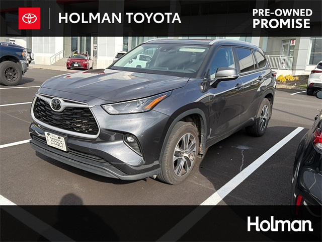 2024 Toyota Highlander XLE's photo
