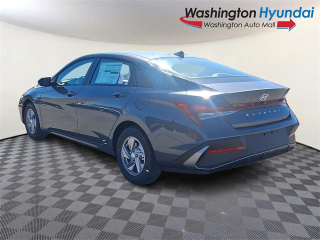 2025 Hyundai Elantra SE photo 4