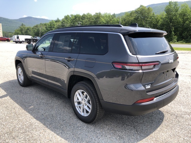 2025 Jeep Grand Cherokee Laredo photo 4