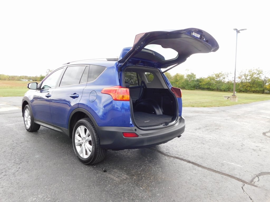 2015 Toyota RAV4 Limited photo 16