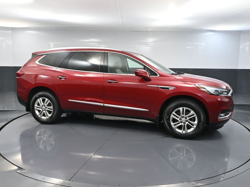2018 Buick Enclave Essence photo 2