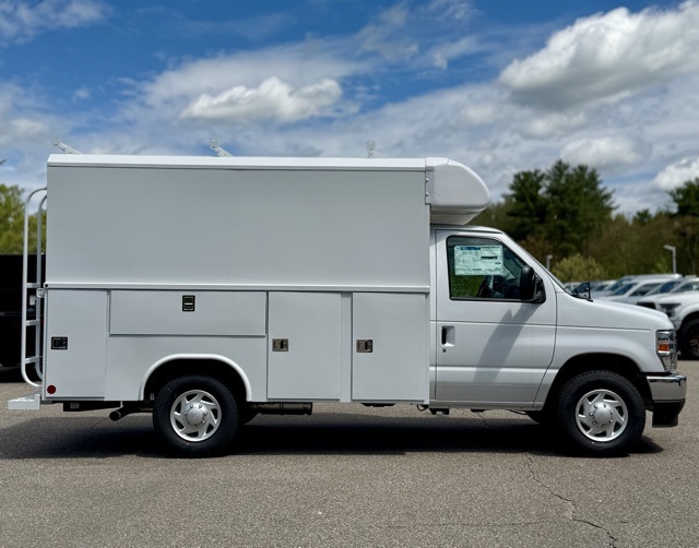 2026 Ford E-350 Base photo 3