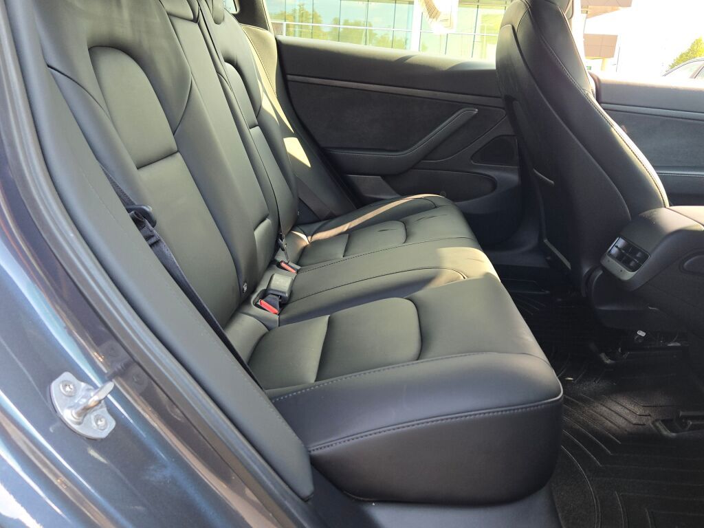 2020 Tesla Model 3 Standard Range Plus photo 9