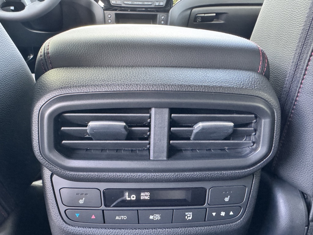2025 Honda Ridgeline Black Edition photo 8