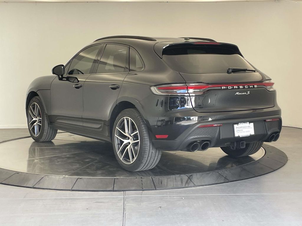 2022 Porsche Macan S photo 3