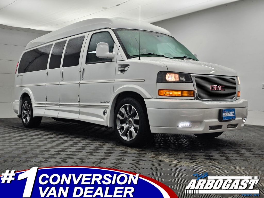 2022 GMC Savana Cargo Work Van's photo