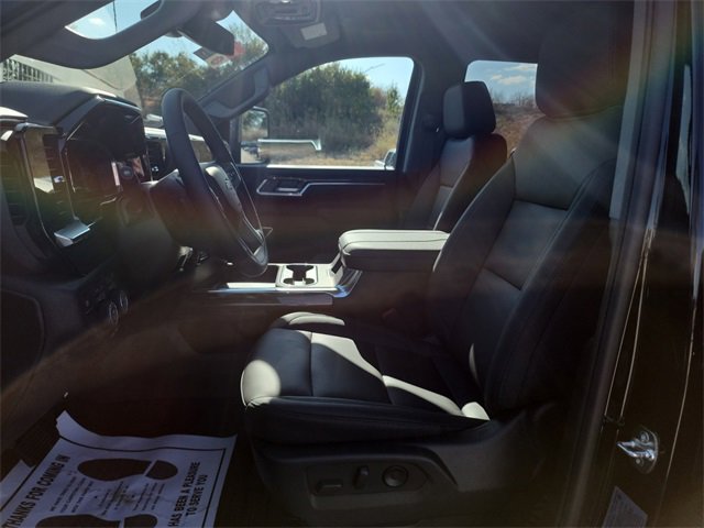 2025 Chevrolet Silverado 2500HD LT photo 18