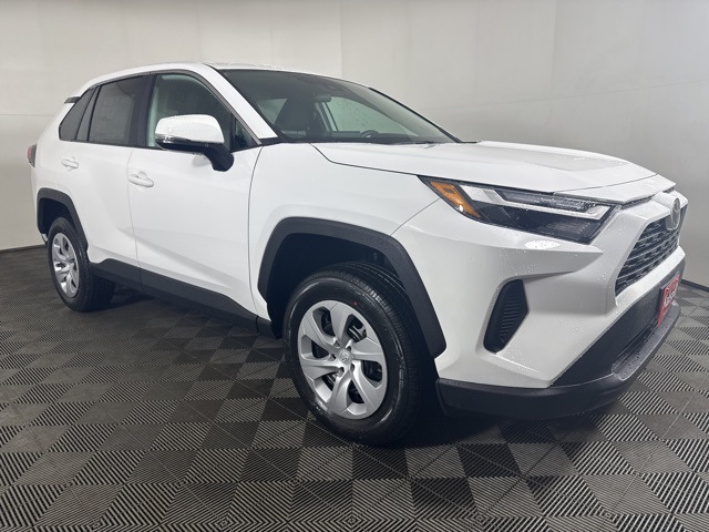 2025 Toyota RAV4 LE's photo