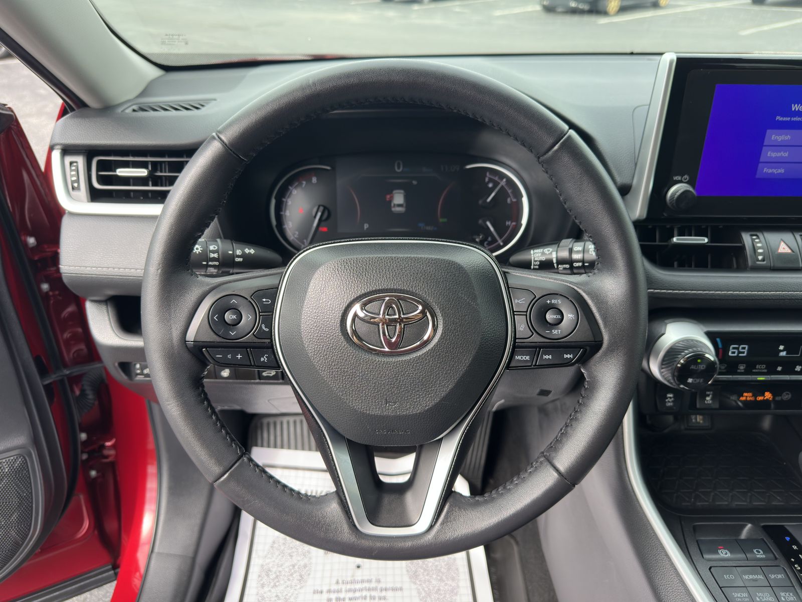 2024 Toyota RAV4 XLE Premium photo 7