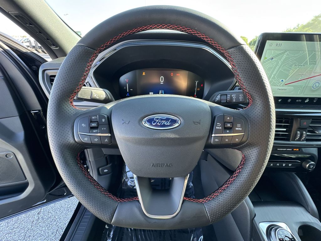 2026 Ford Escape ST-Line photo 9