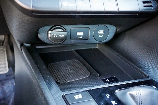 Used 2025 Red Hyundai SEL Sport image 25