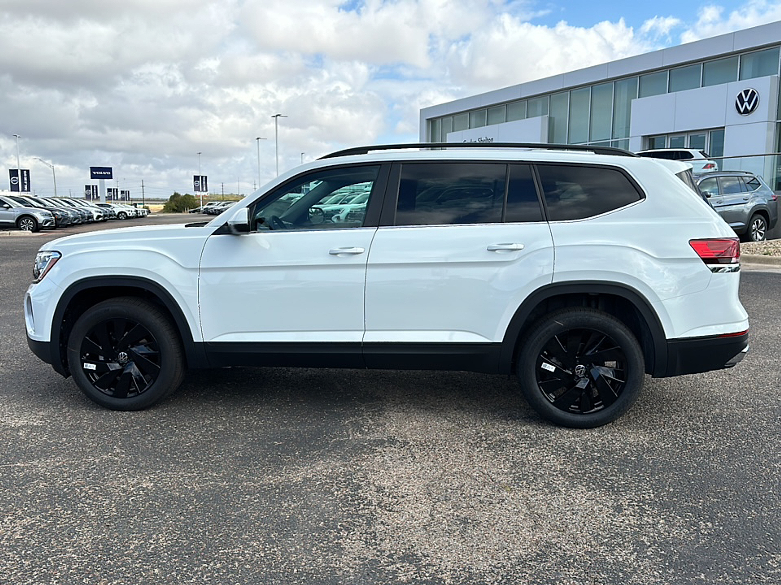 New 2025 Pure White Volkswagen 2.0T SE w/Technology image 5