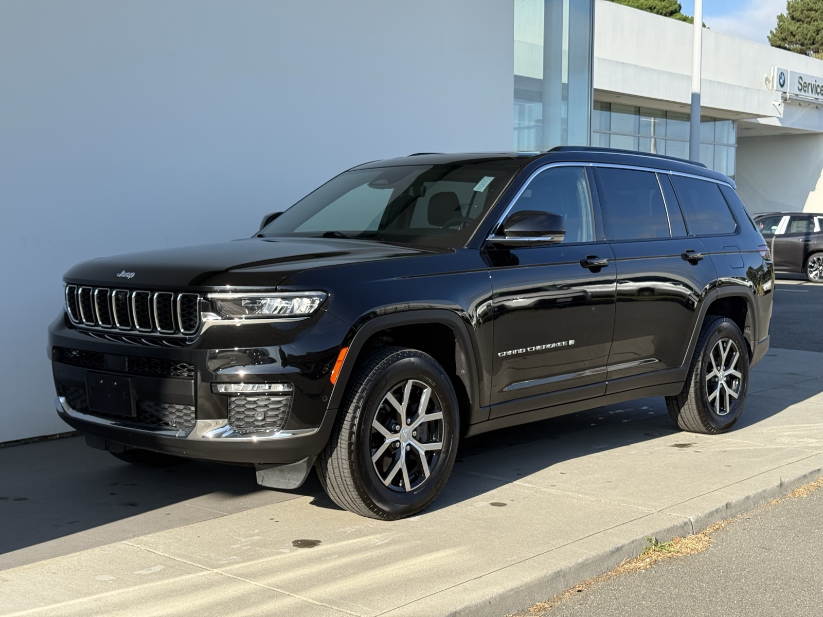 2024 Jeep Grand Cherokee Limited photo 2