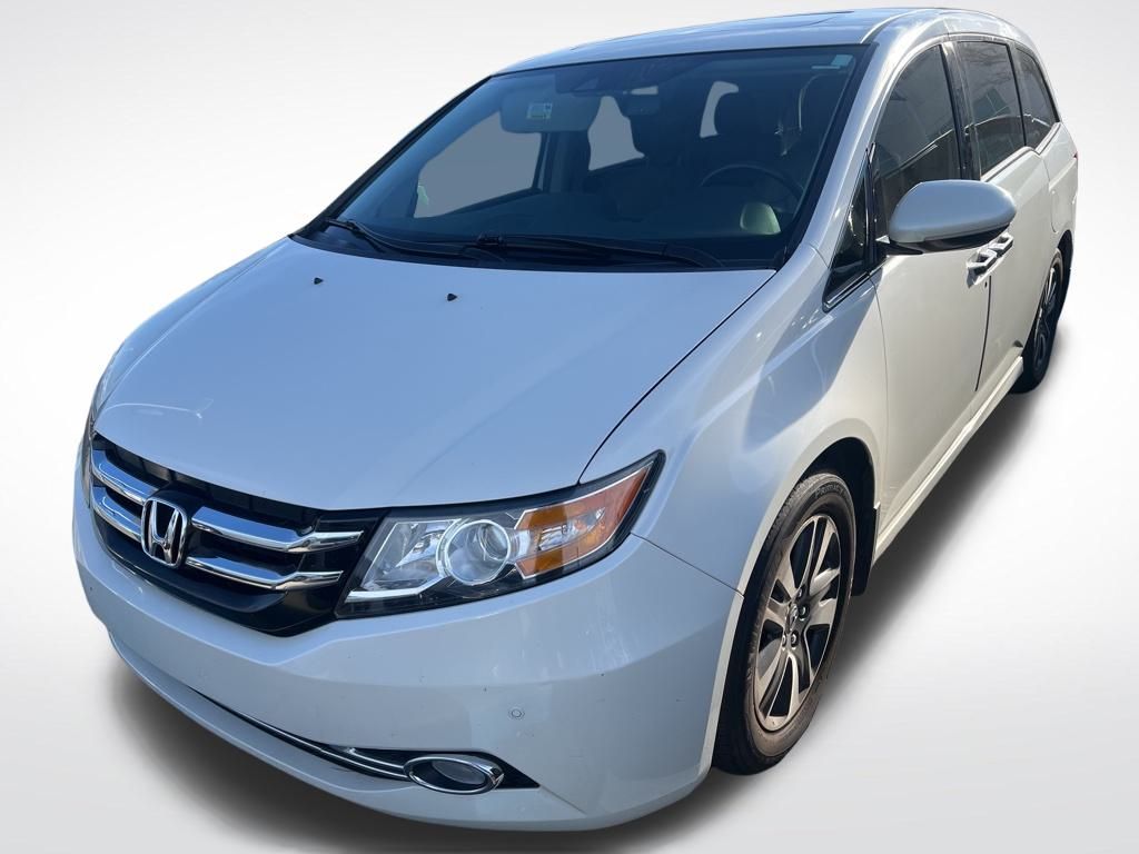 2015 Honda Odyssey Touring Elite's photo