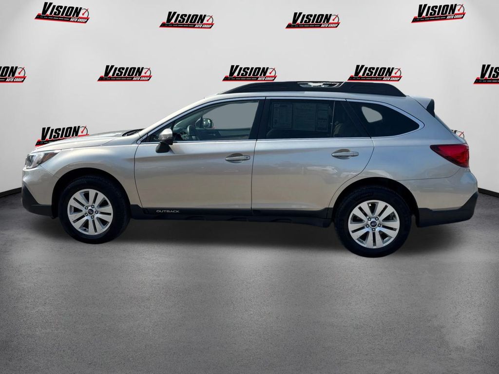 2019 Subaru Outback Premium photo 6