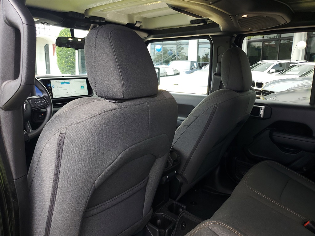 2024 Jeep Gladiator photo 12