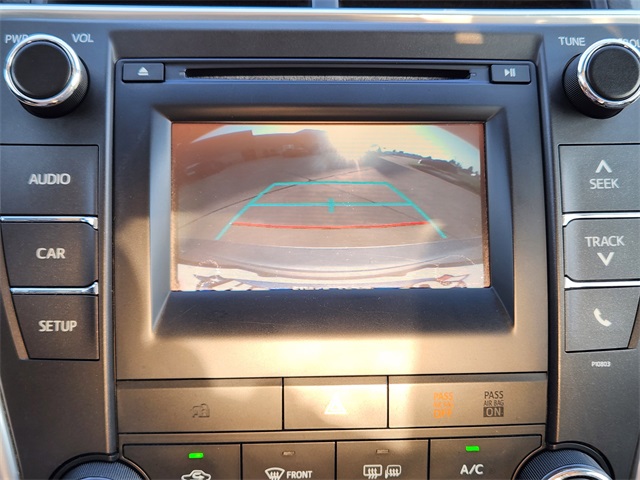 2015 Toyota Camry SE photo 17