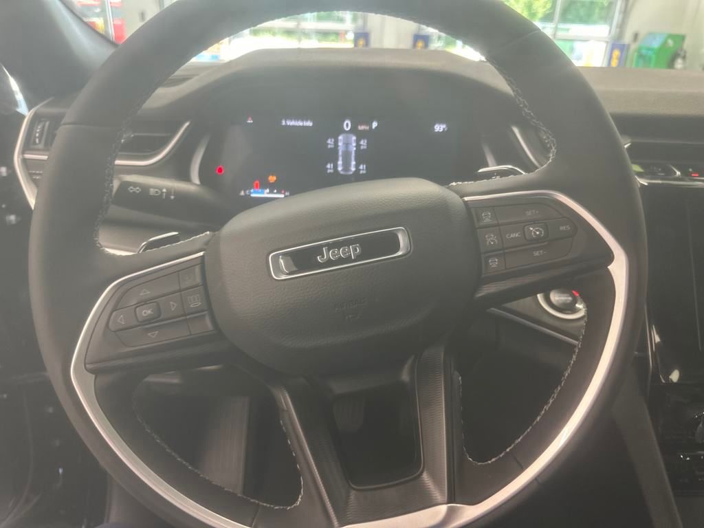 2025 Jeep Grand Cherokee Altitude X photo 13