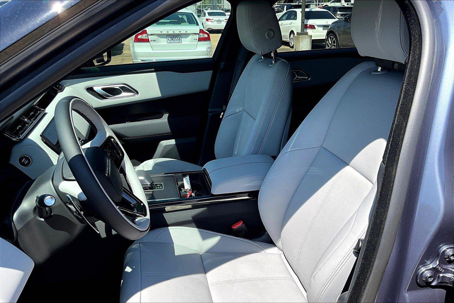 2026 Land Rover Range Rover Velar SE photo 6