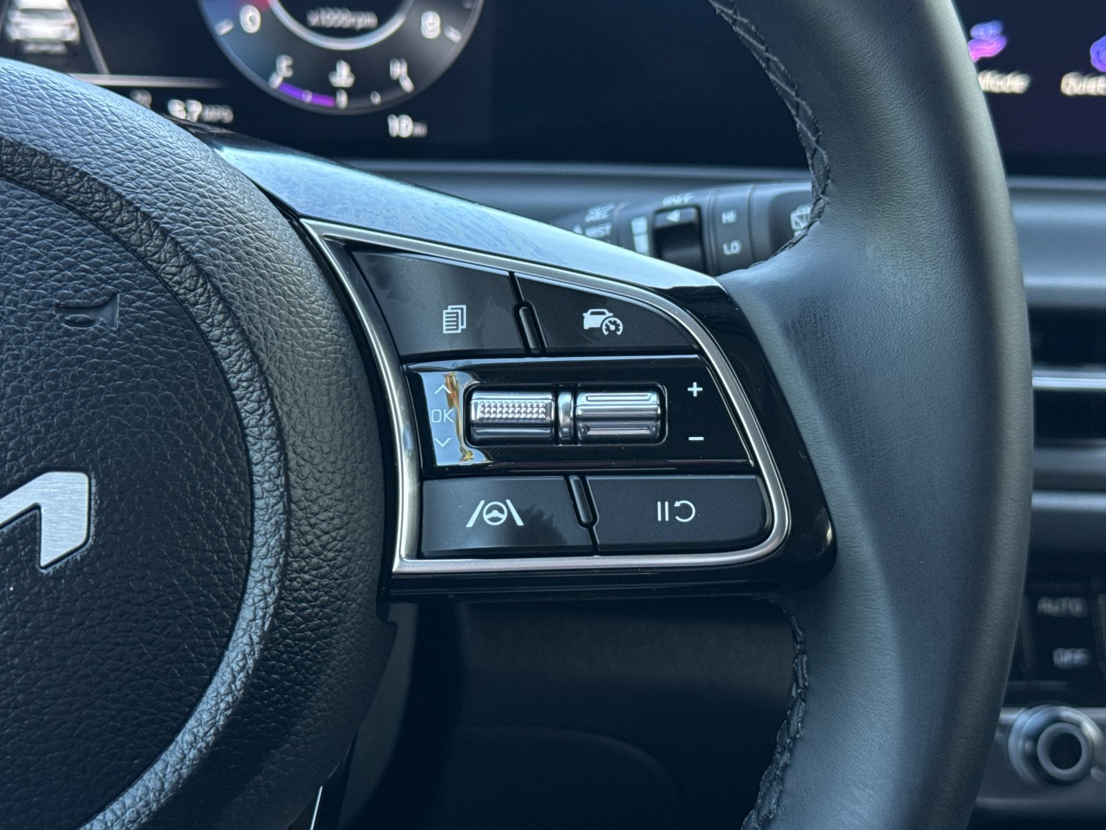 2025 Kia Seltos EX photo 20