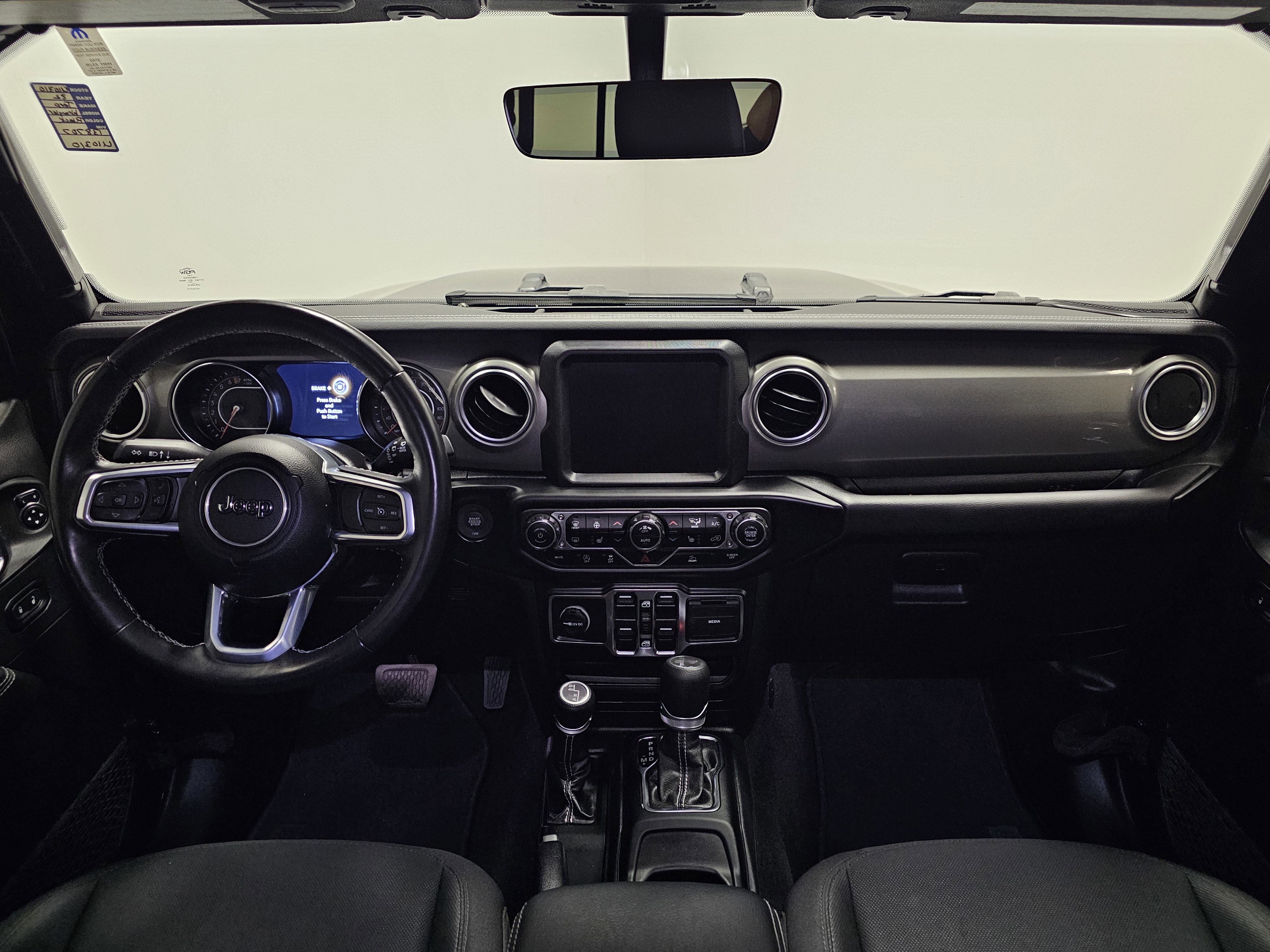 2022 Jeep Wrangler Unlimited Sahara photo 9