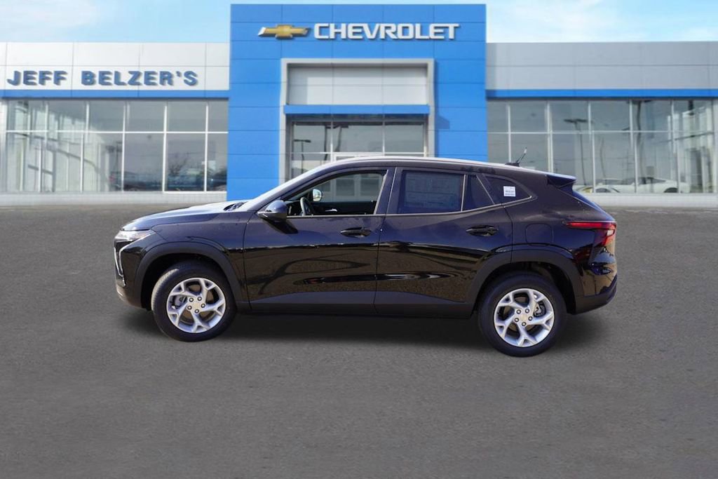 2026 Chevrolet Trax LS photo 3